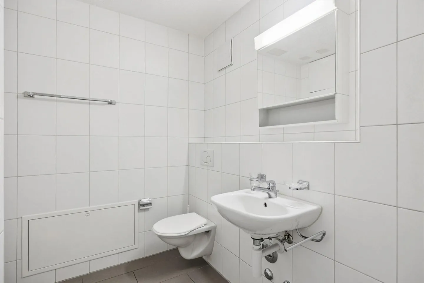 Appartement spacieux avec grande terrasse - Photo 8 sur 13