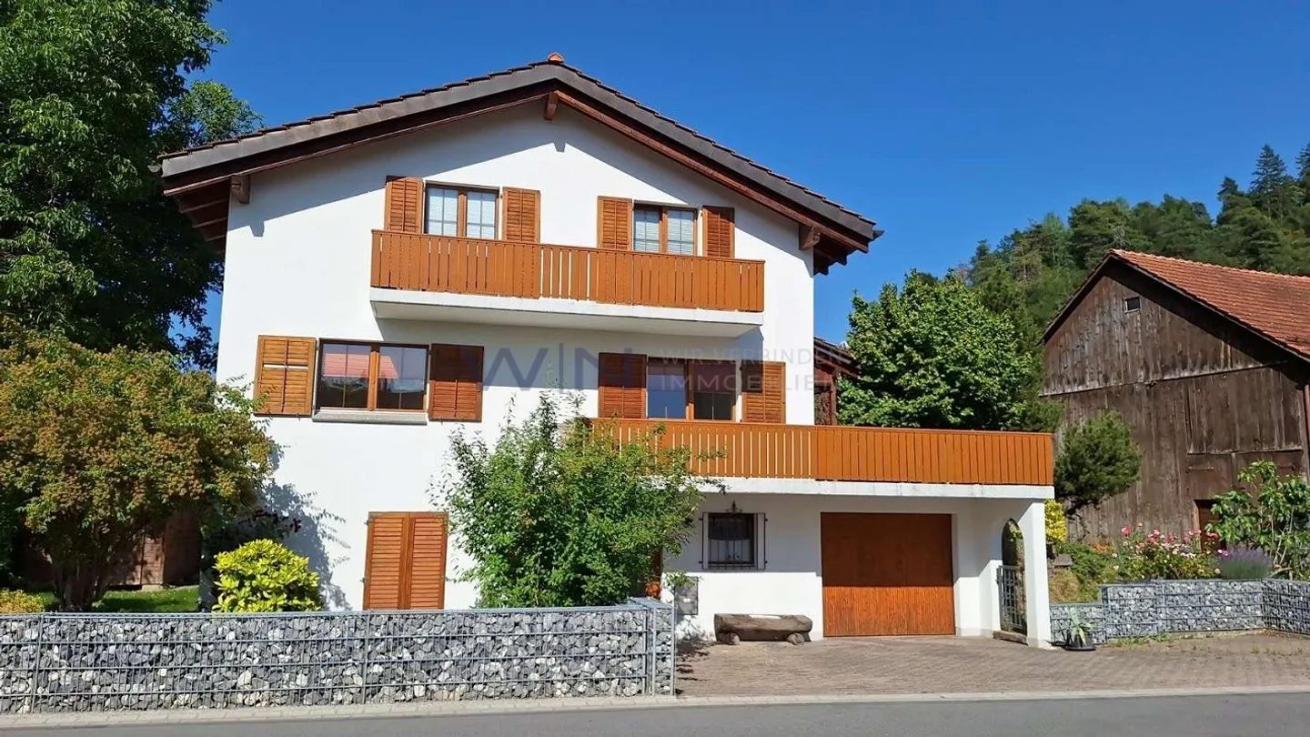 Casa unifamiliare di 6 stanze in posizione privilegiata - Foto 2 di 12