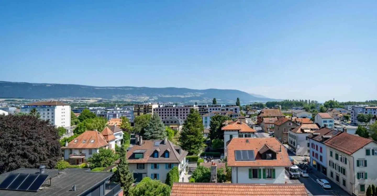 Unique Office in Yverdon Tower - Photo 3 of 12