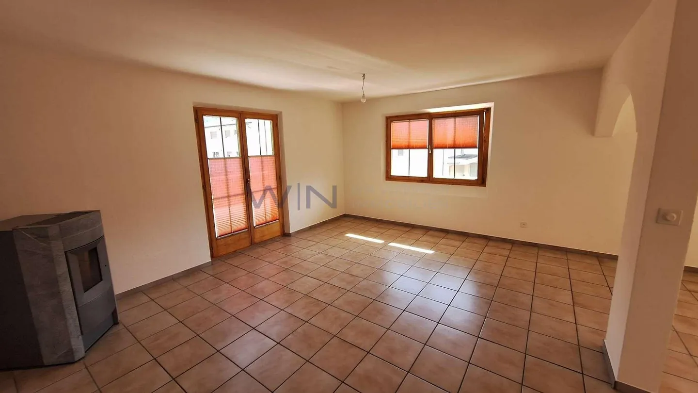 Casa unifamiliare di 6 stanze in posizione privilegiata - Foto 5 di 12