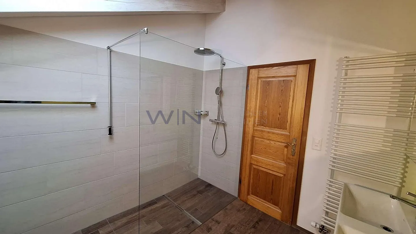 Casa unifamiliare di 6 stanze in posizione privilegiata - Foto 10 di 12