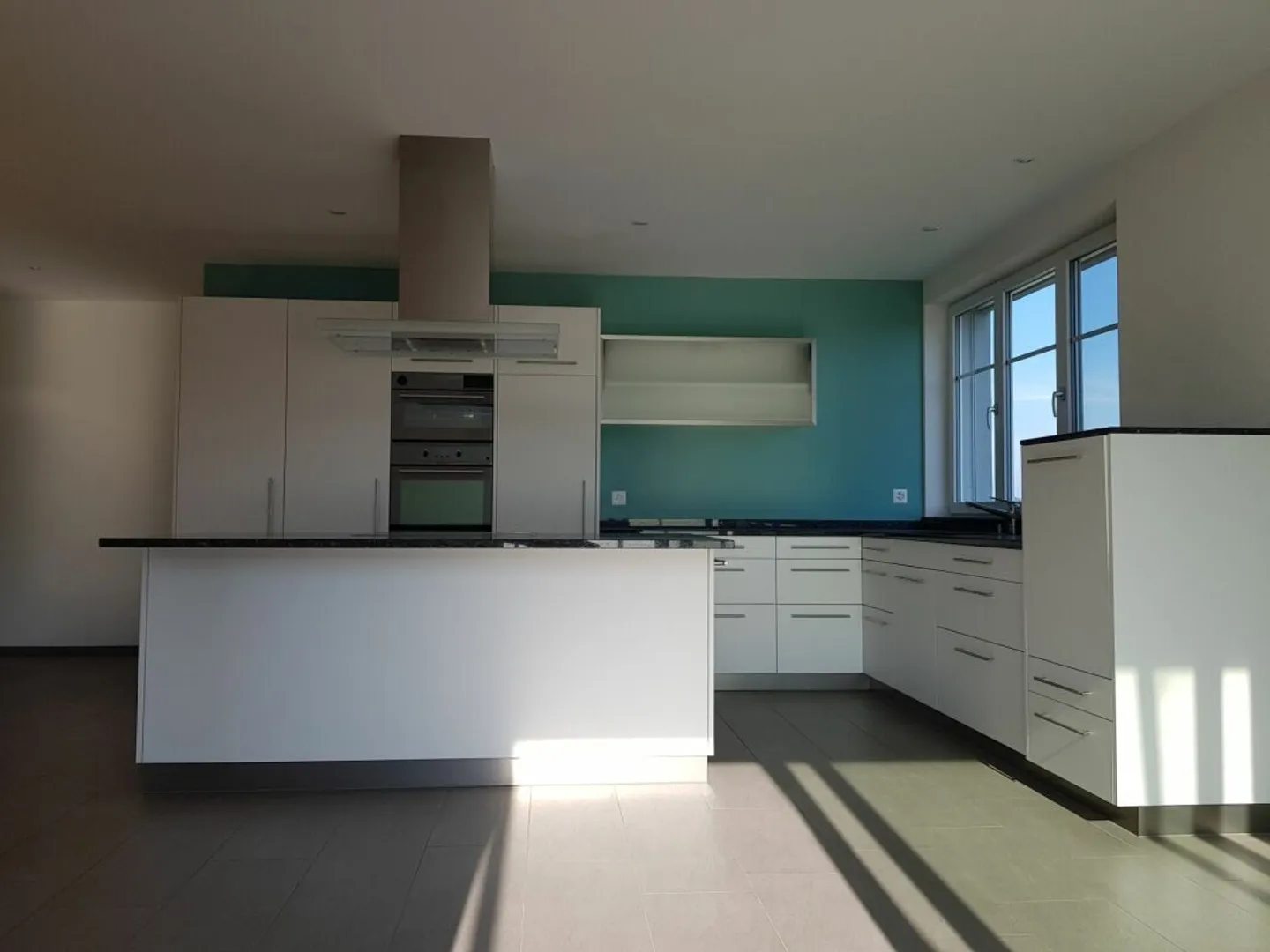 MODERN AND BRIGHT WITH PLENTY OF SPACE - Photo 2 of 8