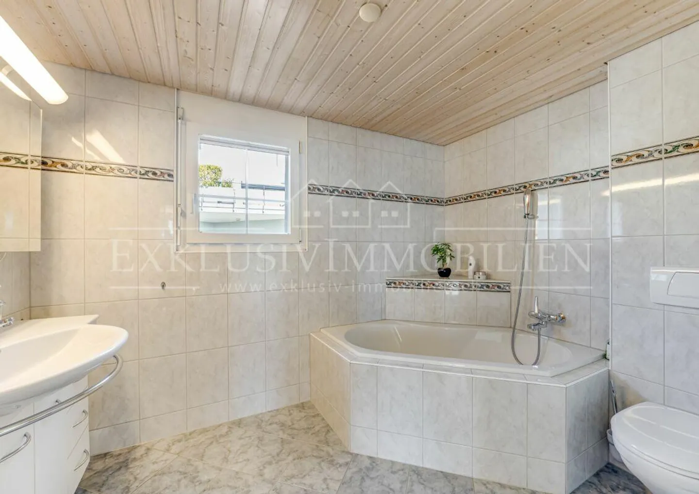 Maison avec beaucoup de lumière et de charme - Photo 6 sur 9