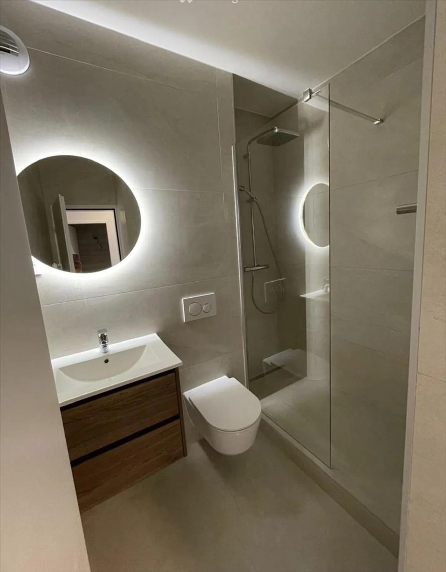 Appartamento ristrutturato 4 locali vicino al quartiere bancario - Foto 6 di 8