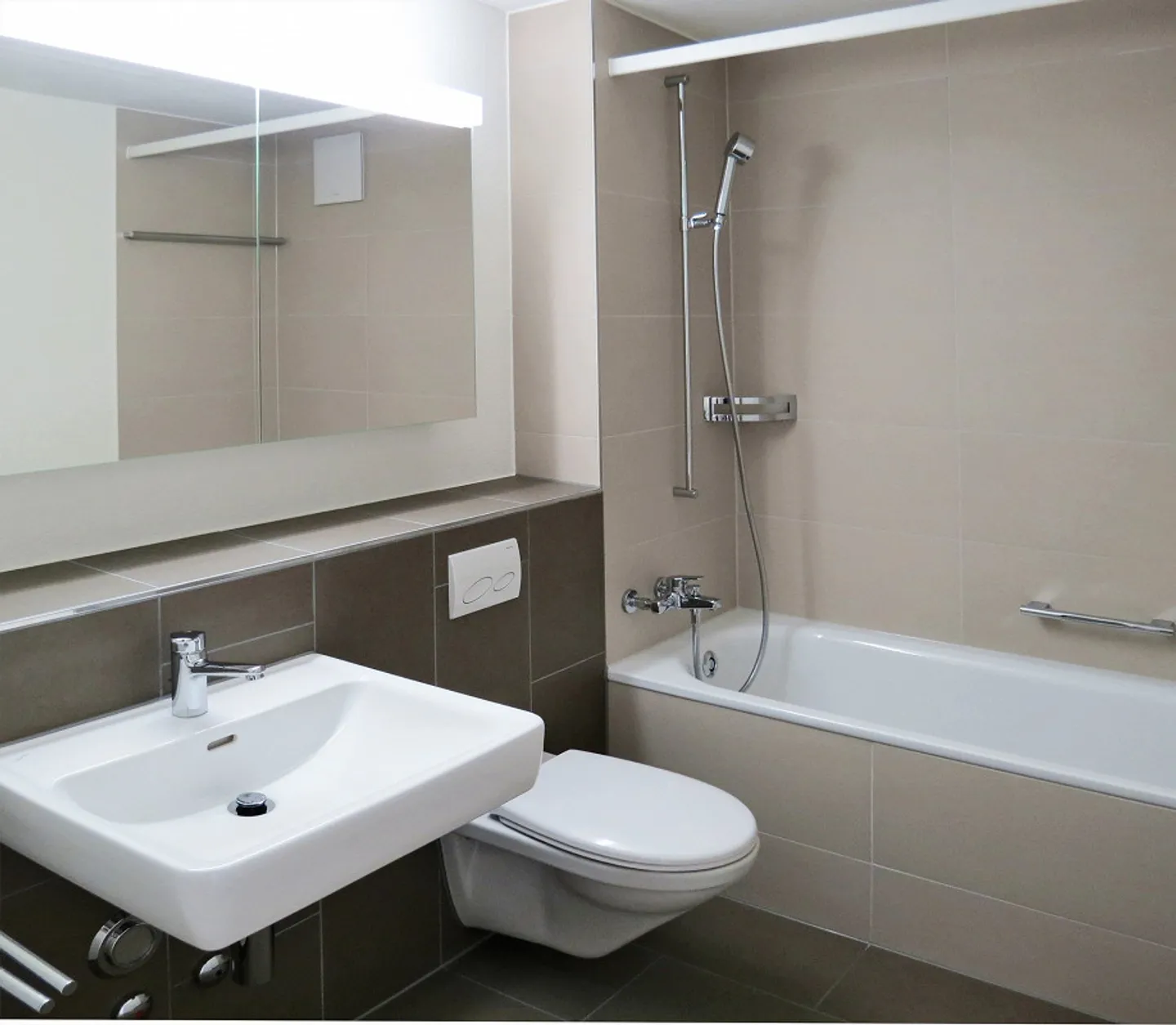 Bright, spacious 3.5 room apartment - Photo 3 of 6