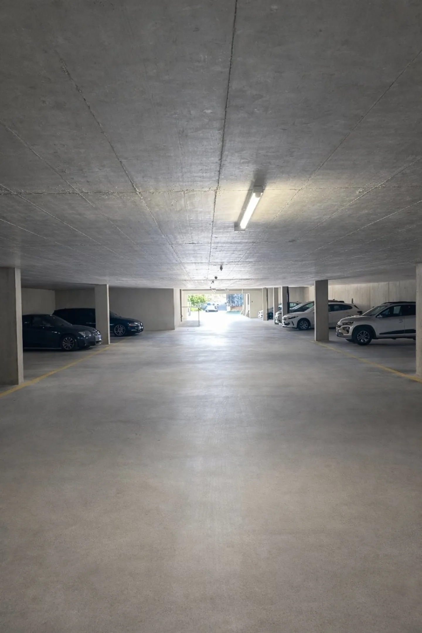 Innenparkplatz zu vermieten - Foto 1 von 2