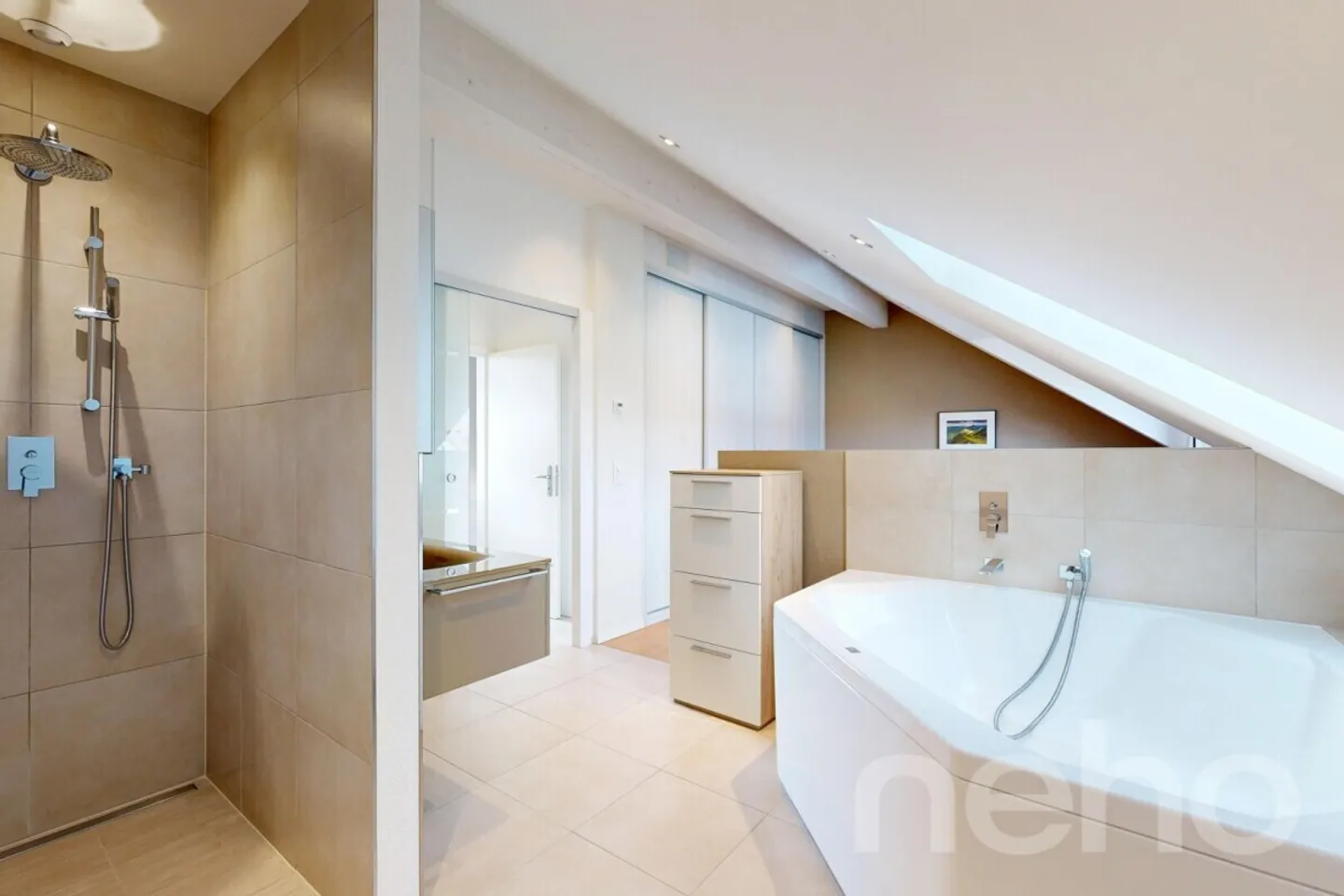 Attic apartment 5.5 rooms in Arnex-sur-Nyon, charm and tranquility - Photo 11 of 12