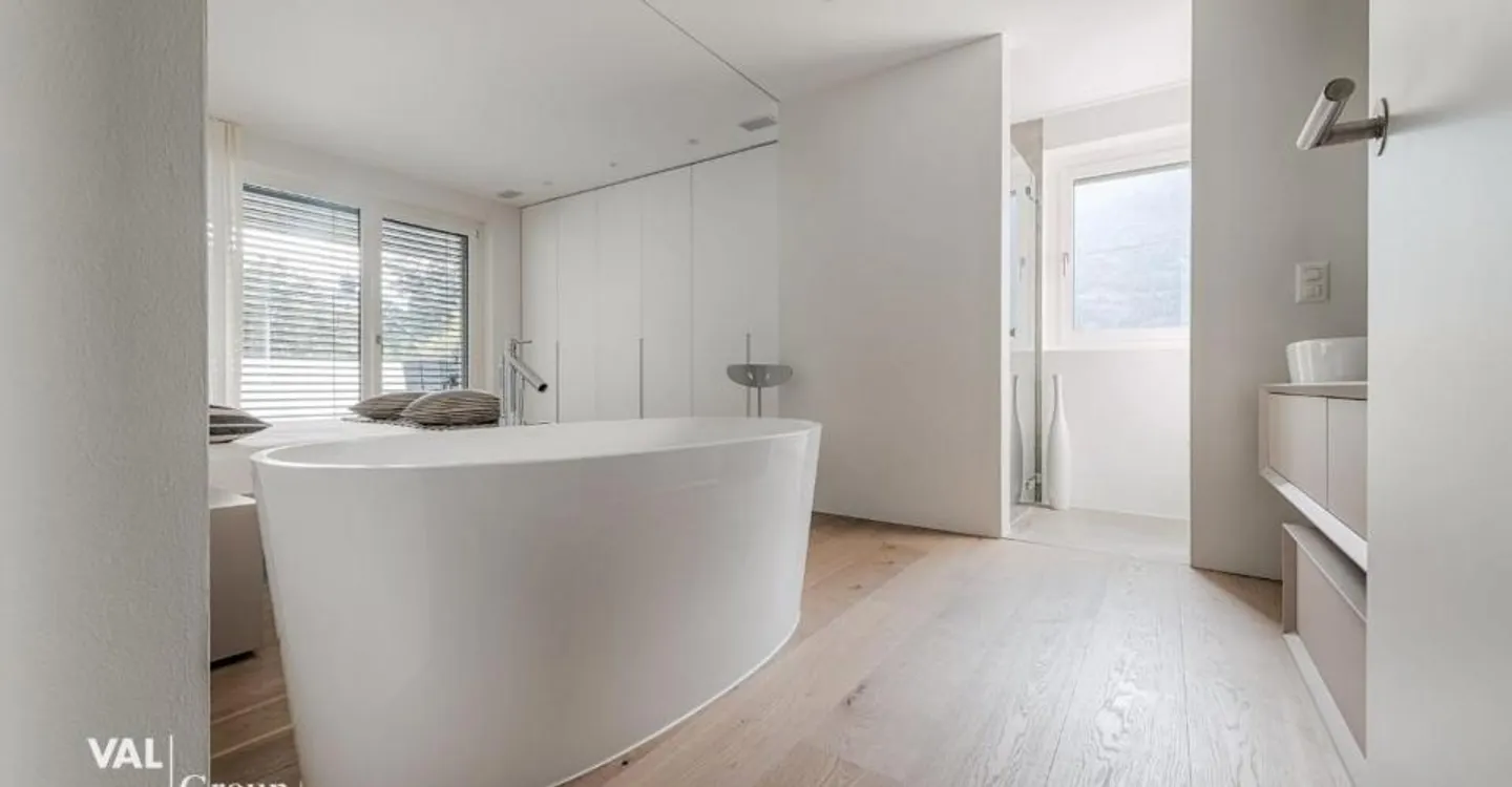 Stunning Apartment with Mountain View - Photo 5 of 12