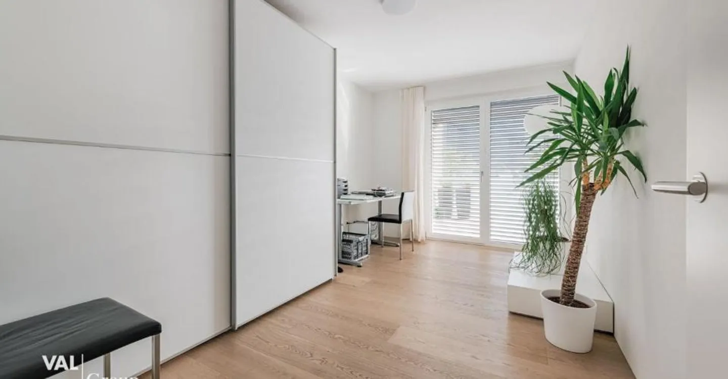 Stunning Apartment with Mountain View - Photo 6 of 12