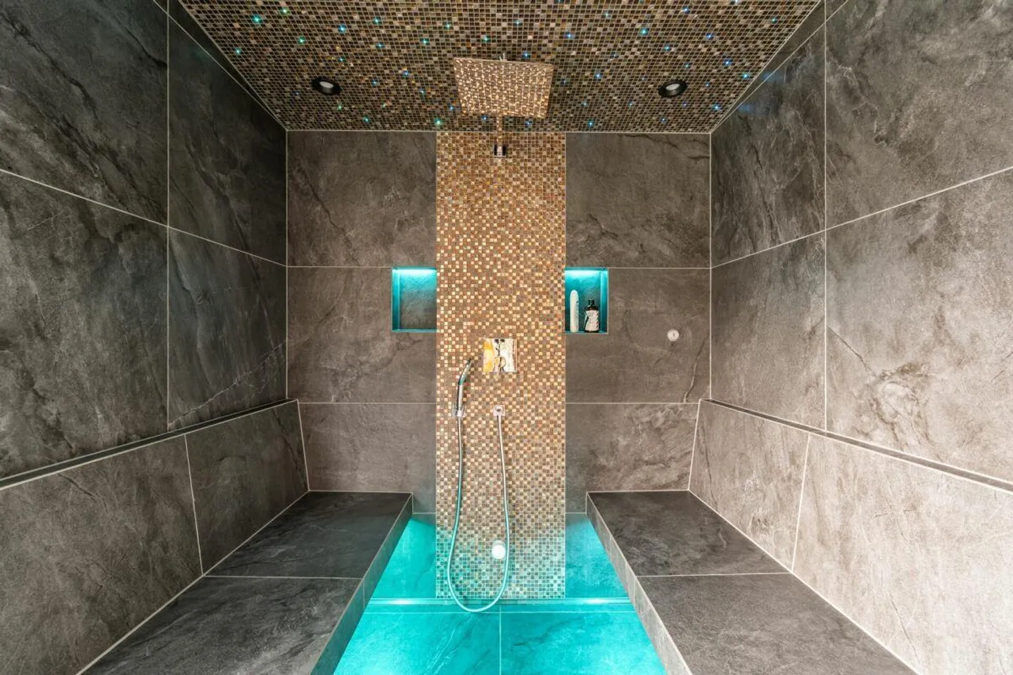 Expérience de vie exclusive au plus haut niveau - Photo 2 sur 2