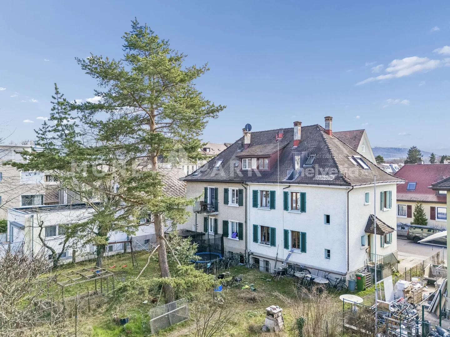 Well-preserved semi-detached house with garden - Photo 1 of 8