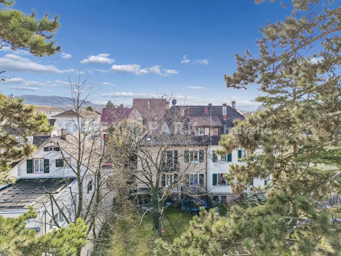 Well-preserved semi-detached house with garden - Photo 4 of 8