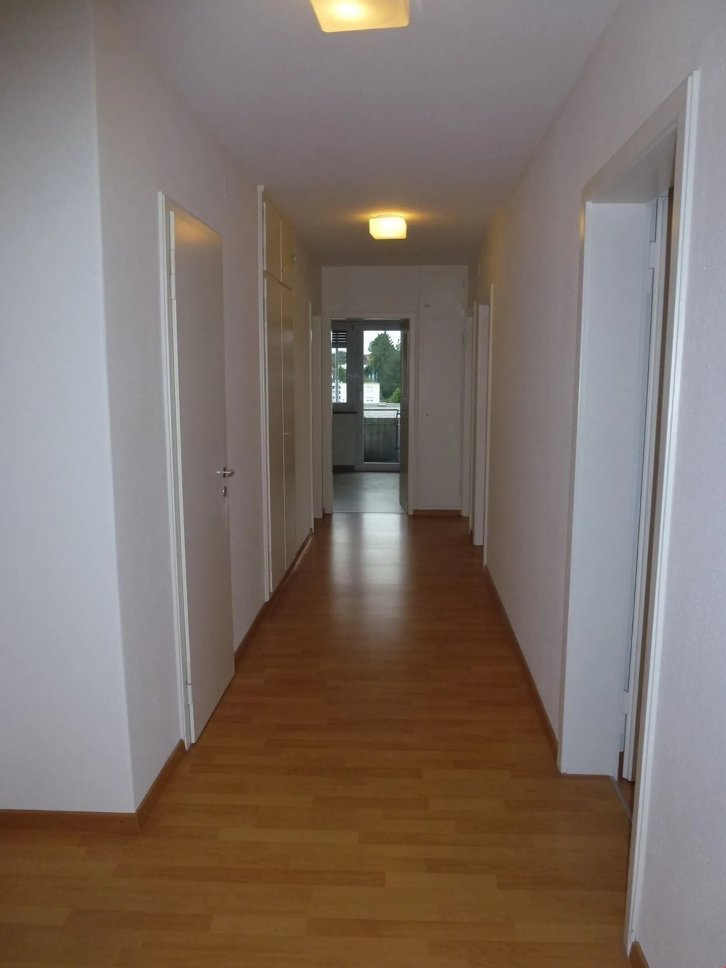 Appartamento spazioso di 4 stanze - Foto 6 di 9