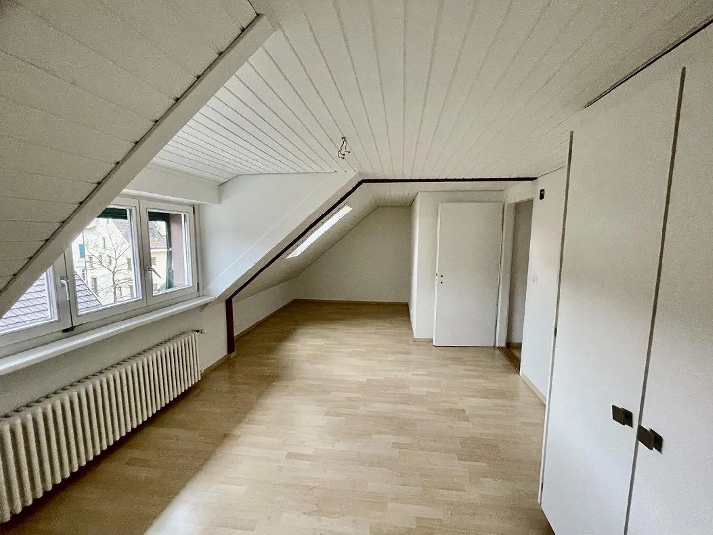 Gemütliche 2.5 Zimmer-Dachwohnung im Dorfkern - Photo 2 of 16