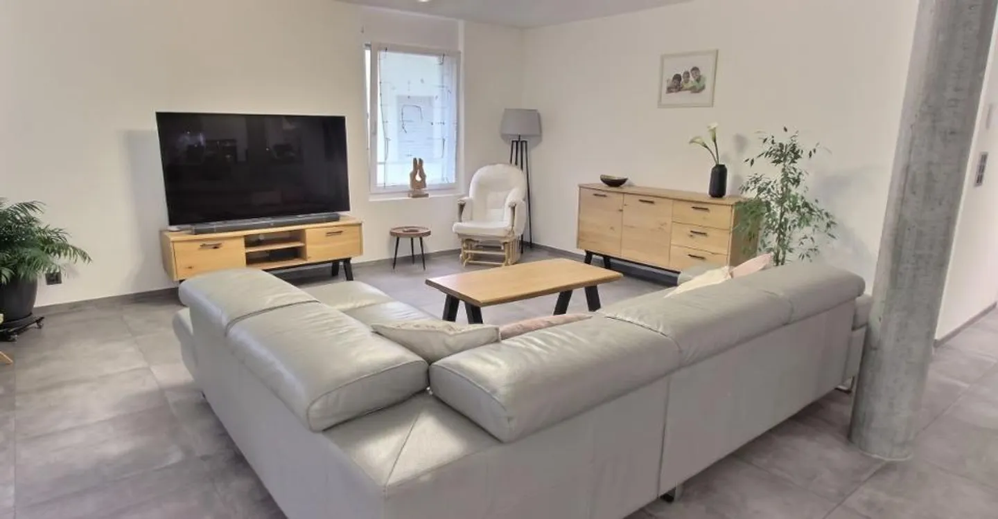 Spacieux appartement de 4,5 pièces de 136 m2, en plein centre de Châtel-St-Denis - Foto 4 von 10