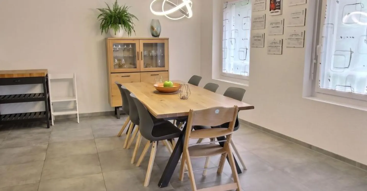 Spacieux appartement de 4,5 pièces de 136 m2, en plein centre de Châtel-St-Denis - Foto 2 von 10