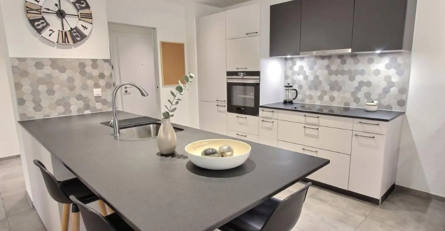 Spacieux appartement de 4,5 pièces de 136 m2, en plein centre de Châtel-St-Denis - Foto 5 von 10