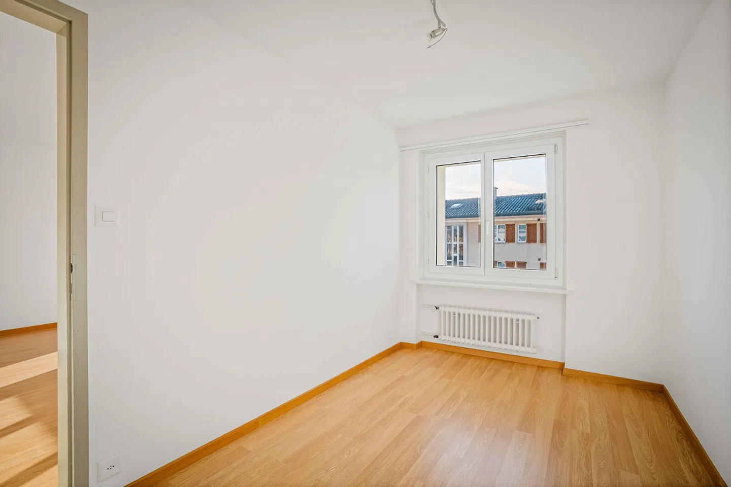 Appartamento pratico e luminoso in una proprietà ristrutturata - Foto 6 di 10