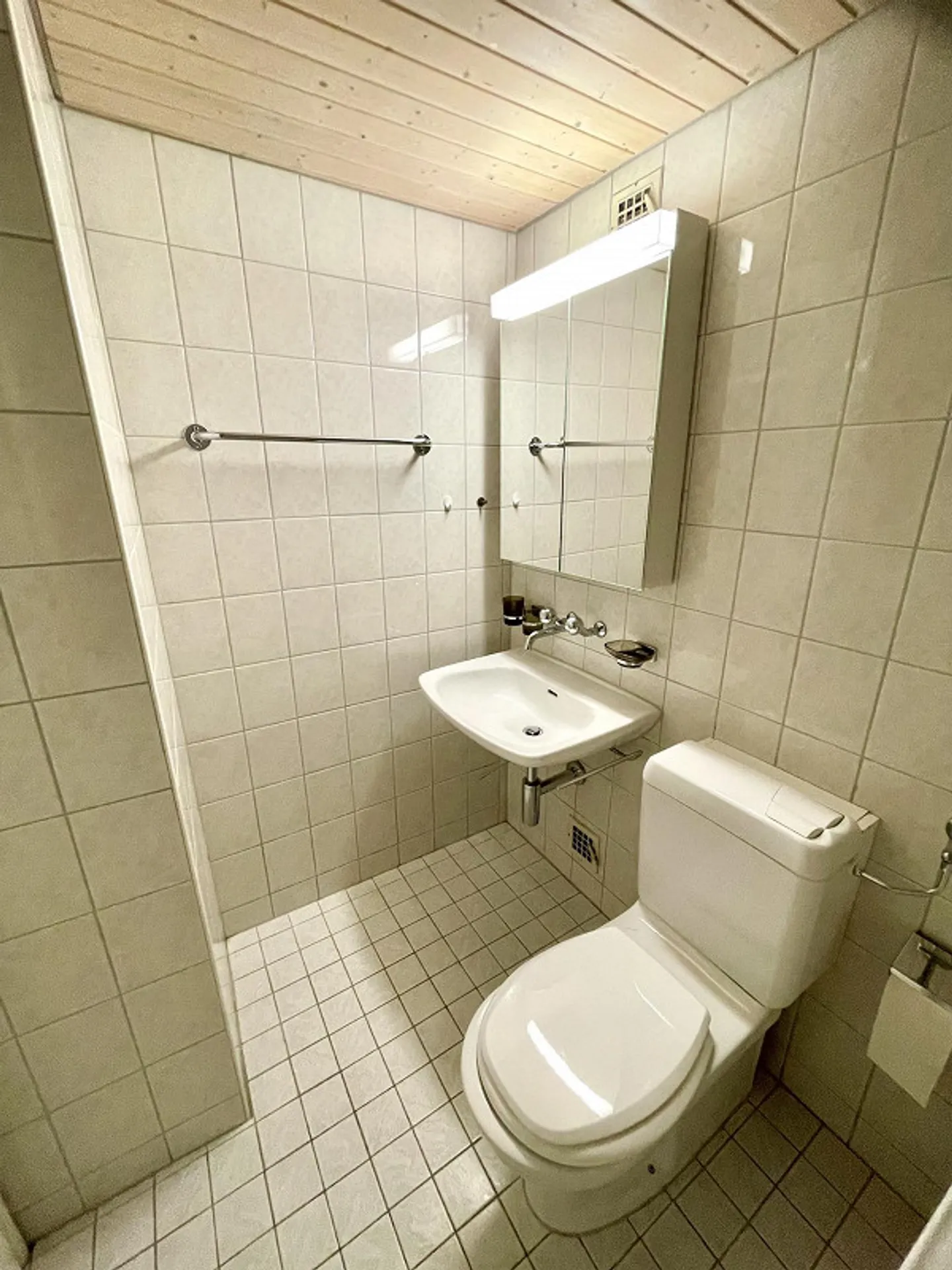 Gemütliche 2.5 Zimmer-Dachwohnung im Dorfkern - Photo 9 of 16