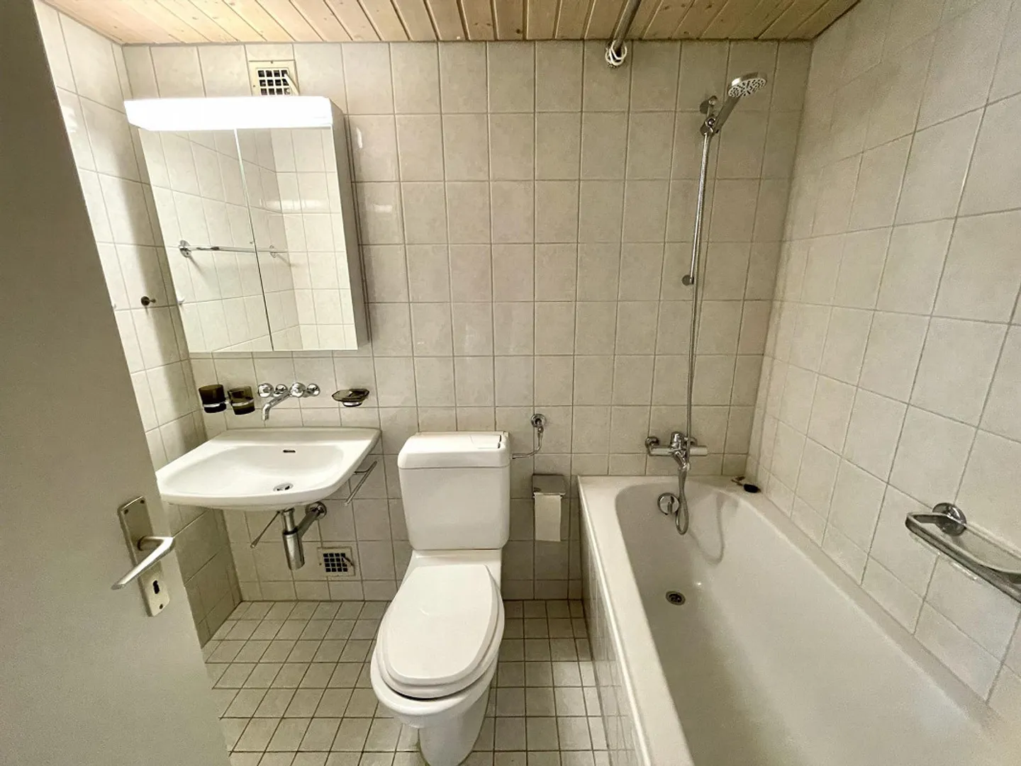 Gemütliche 2.5 Zimmer-Dachwohnung im Dorfkern - Photo 10 of 16