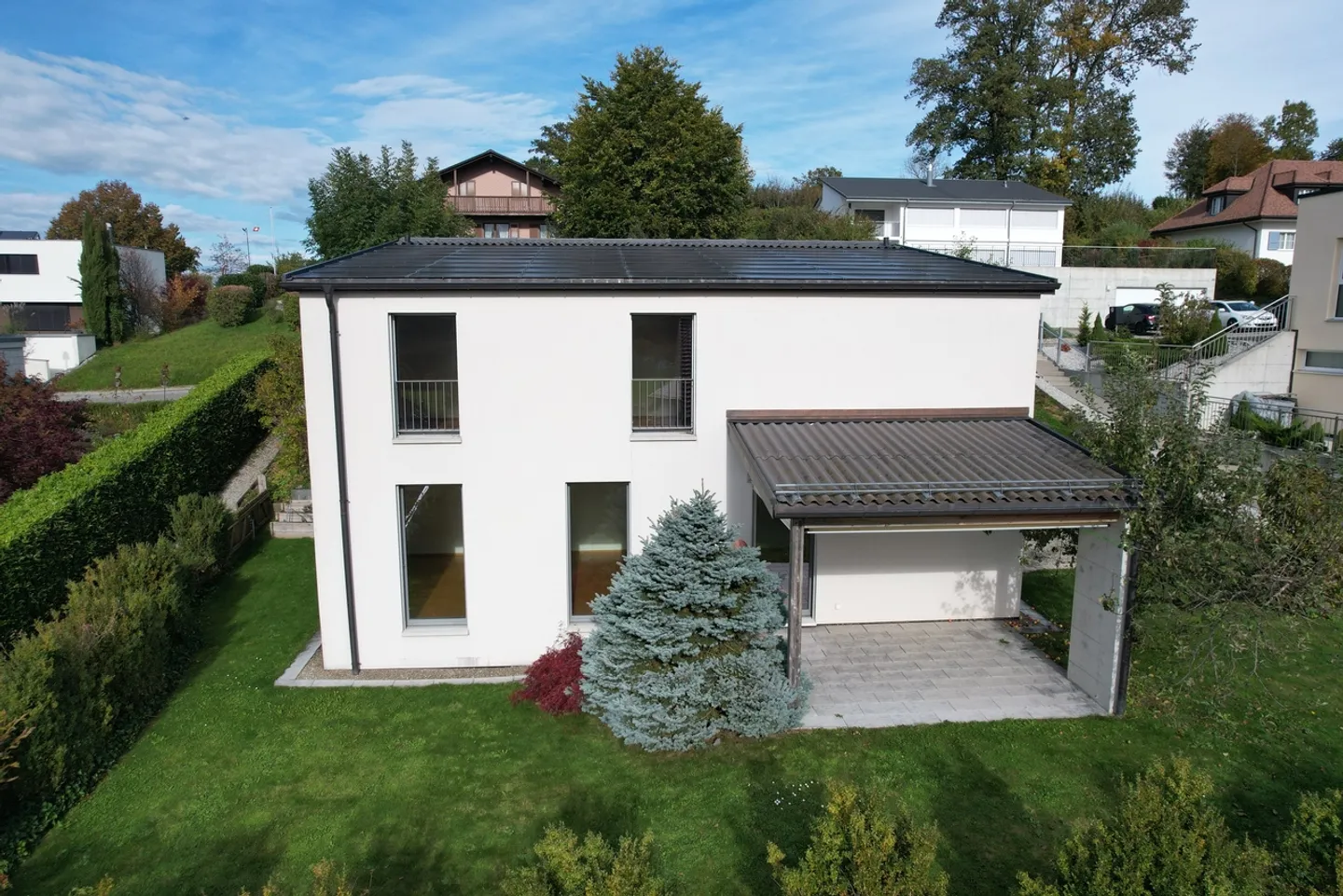 Individual villa with terrace and garden - Photo 2 of 8