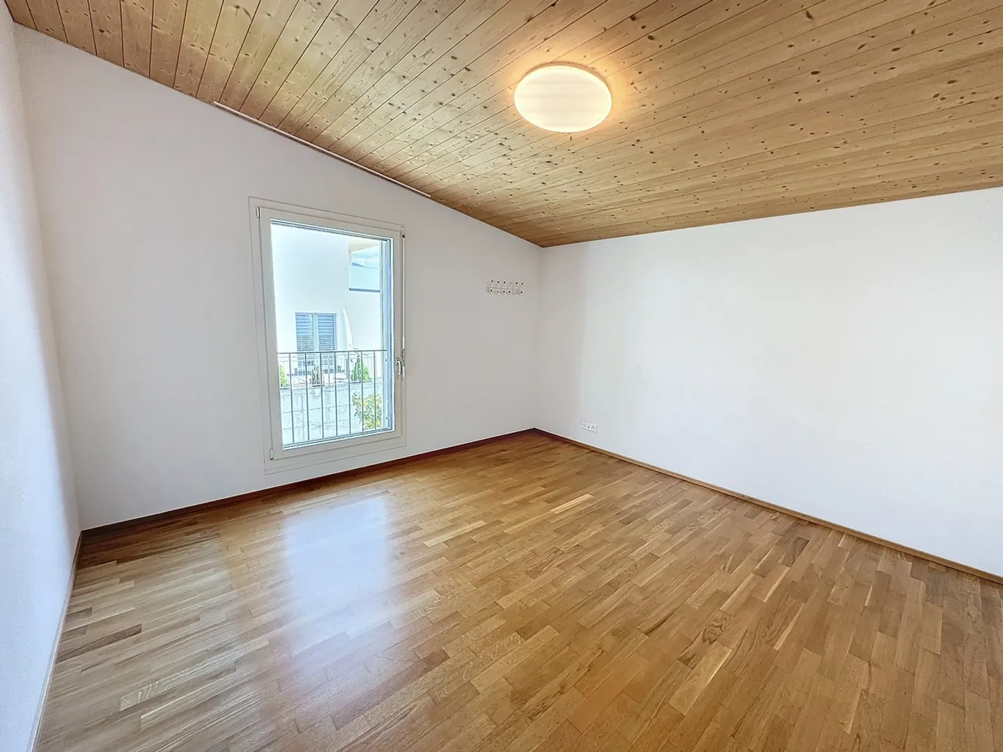 Individual villa with terrace and garden - Photo 7 of 8