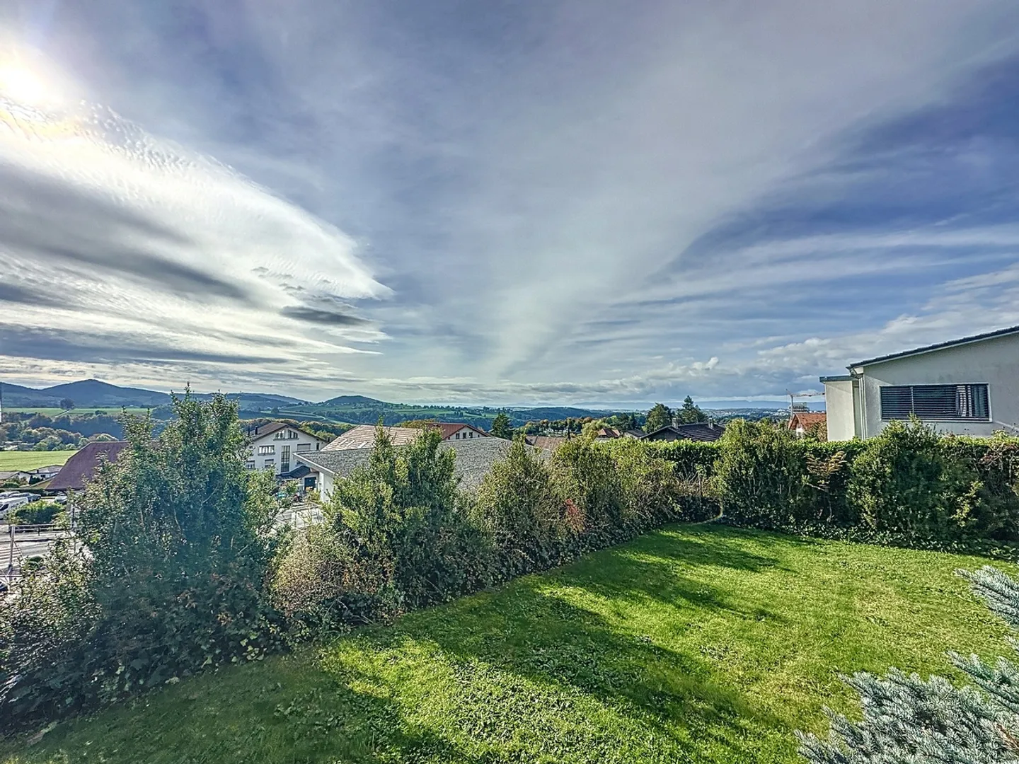 Individual villa with terrace and garden - Photo 8 of 8