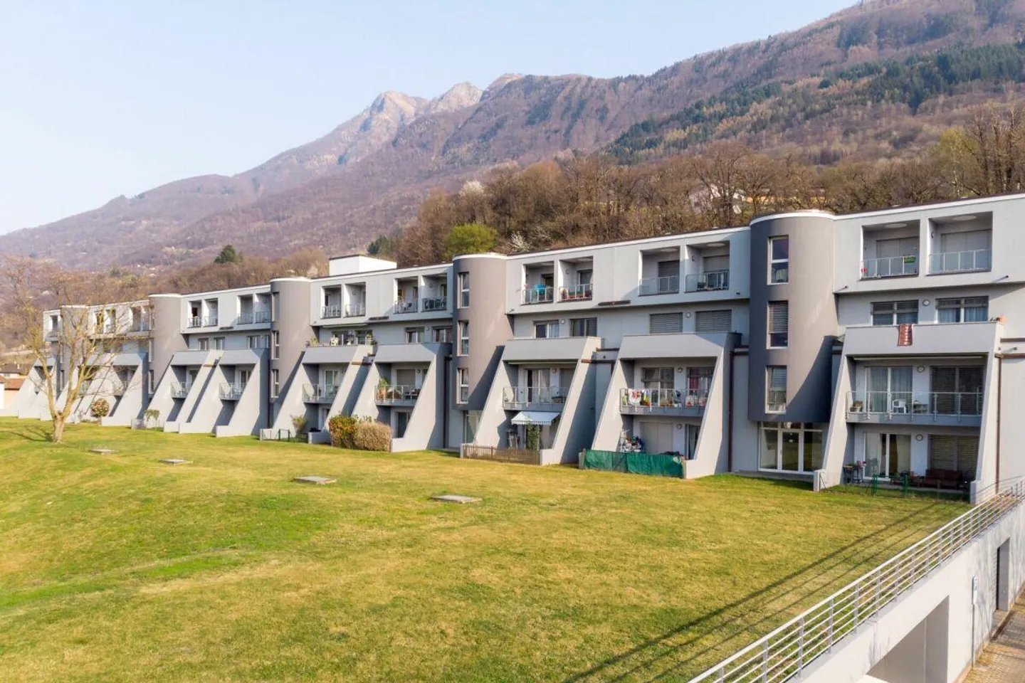 Geräumige Wohnung mit Balkonen - Foto 6 von 9