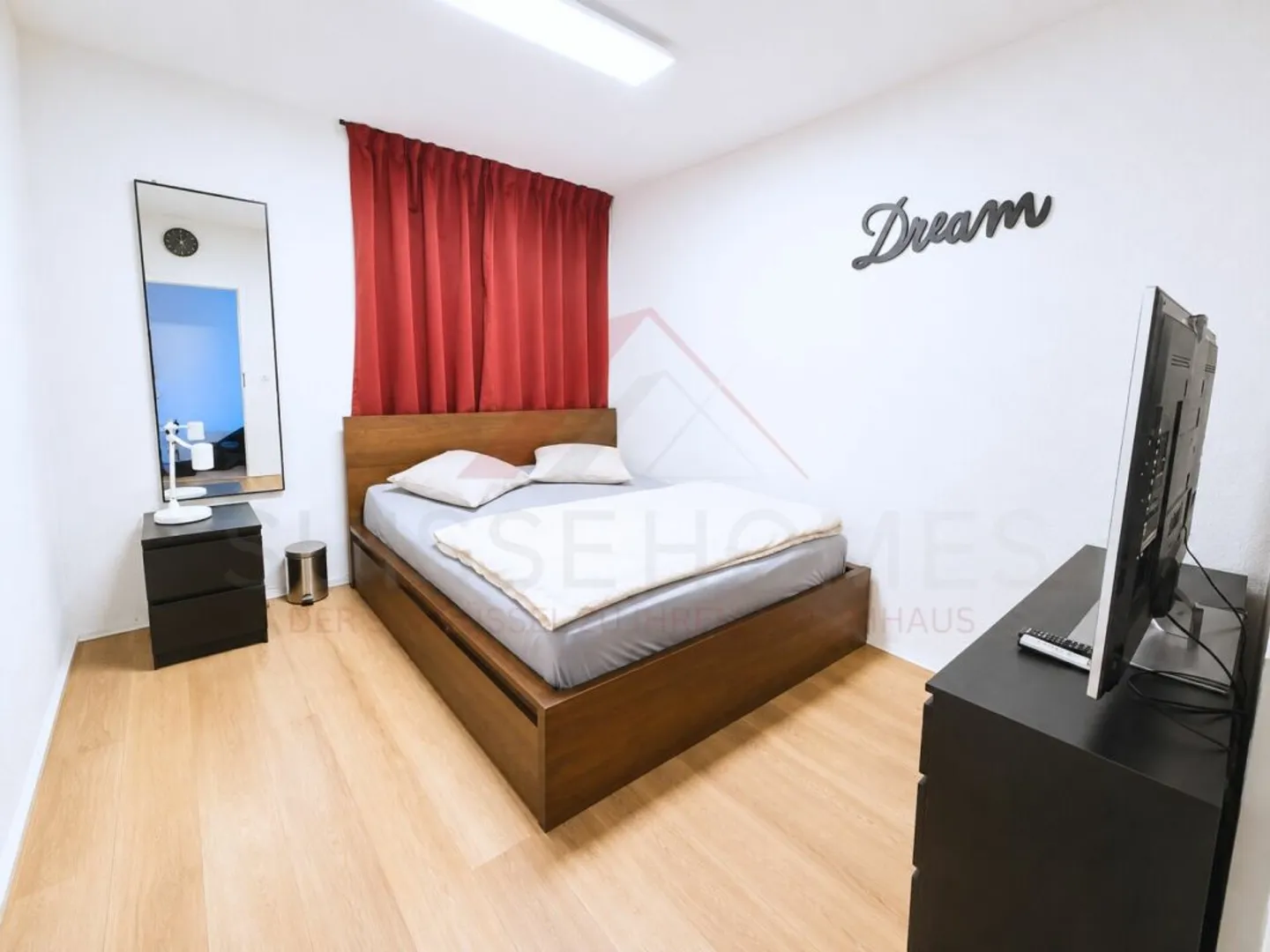 Spacious 1.5-room studio with approx. 60 m², balcony and lift in 4654 Lostorf - Photo 1 of 8