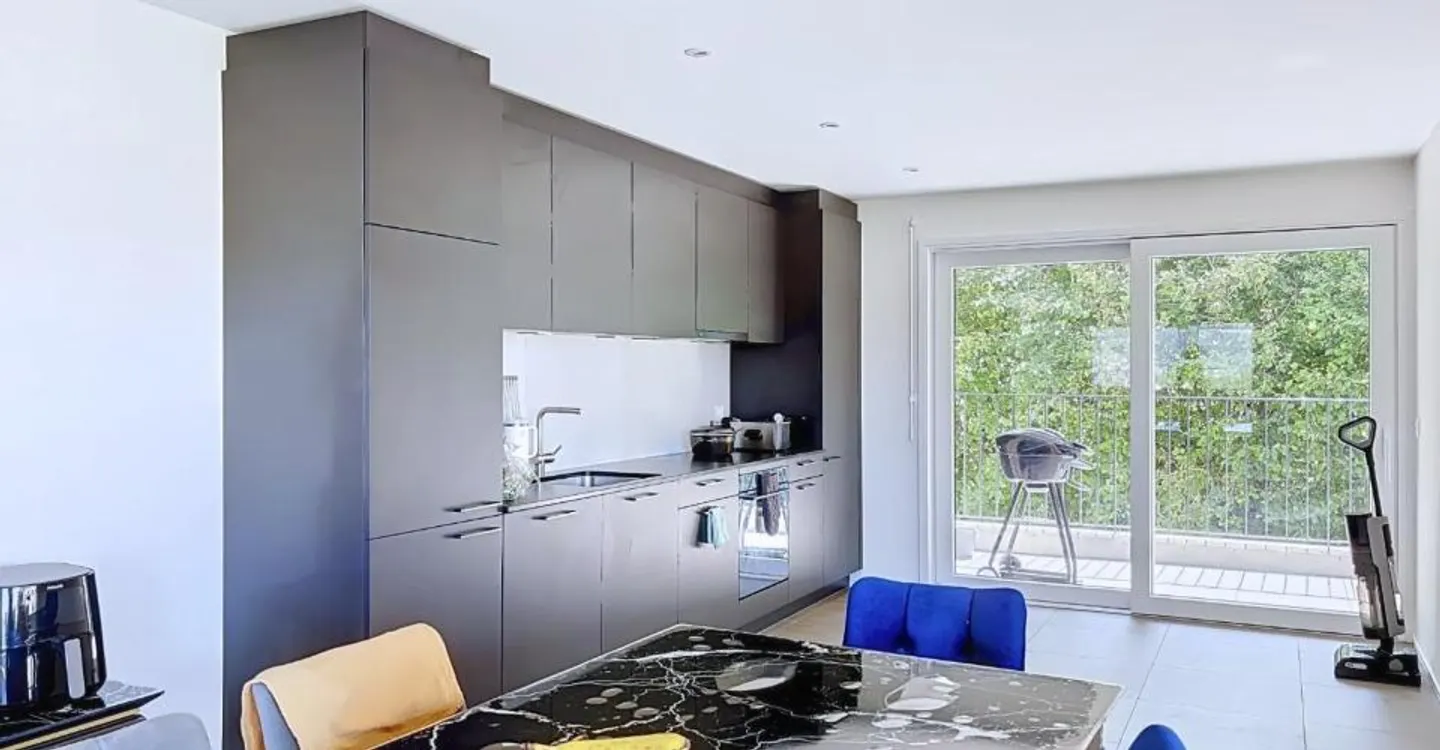 Bright 4.5 Room Apartment - Photo 6 of 10
