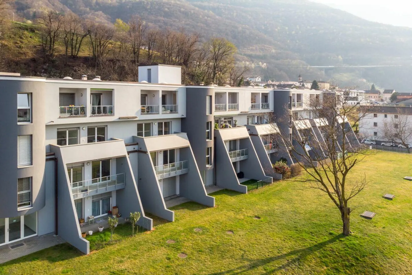 Geräumige Wohnung mit Balkonen - Foto 9 von 9