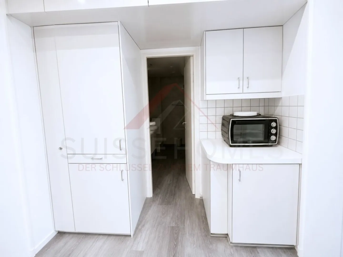 Spacious 1.5-room studio with approx. 60 m², balcony and lift in 4654 Lostorf - Photo 3 of 8