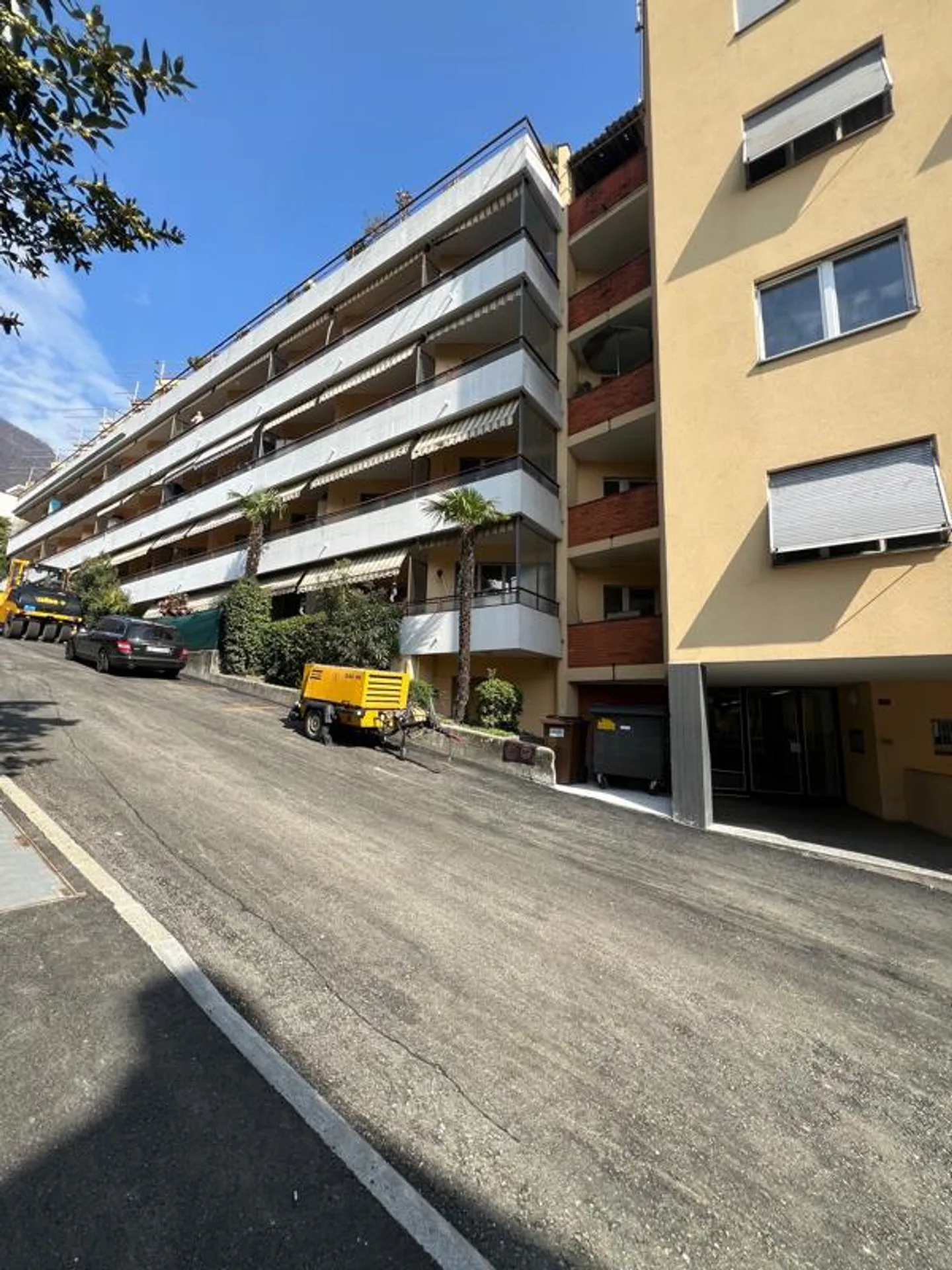 Beautiful 4.5 room apartment in Muralto also as a second residence - Photo 2 of 10