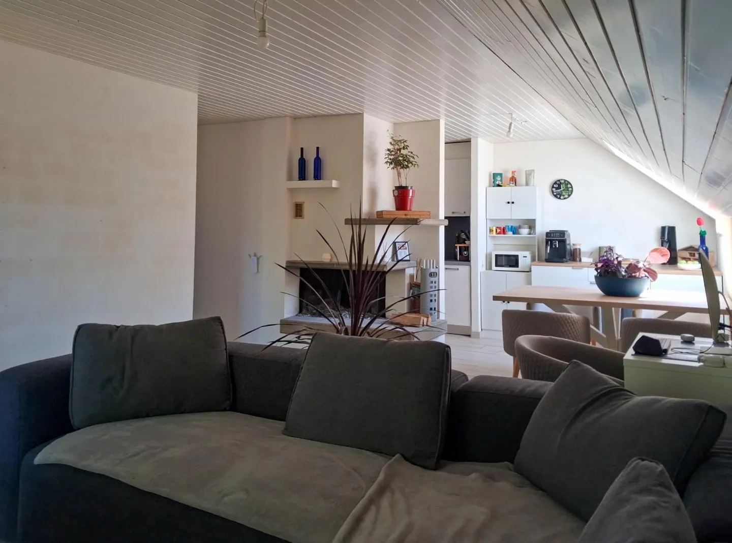 Top Floor 3.5 Rooms - Photo 7 of 11