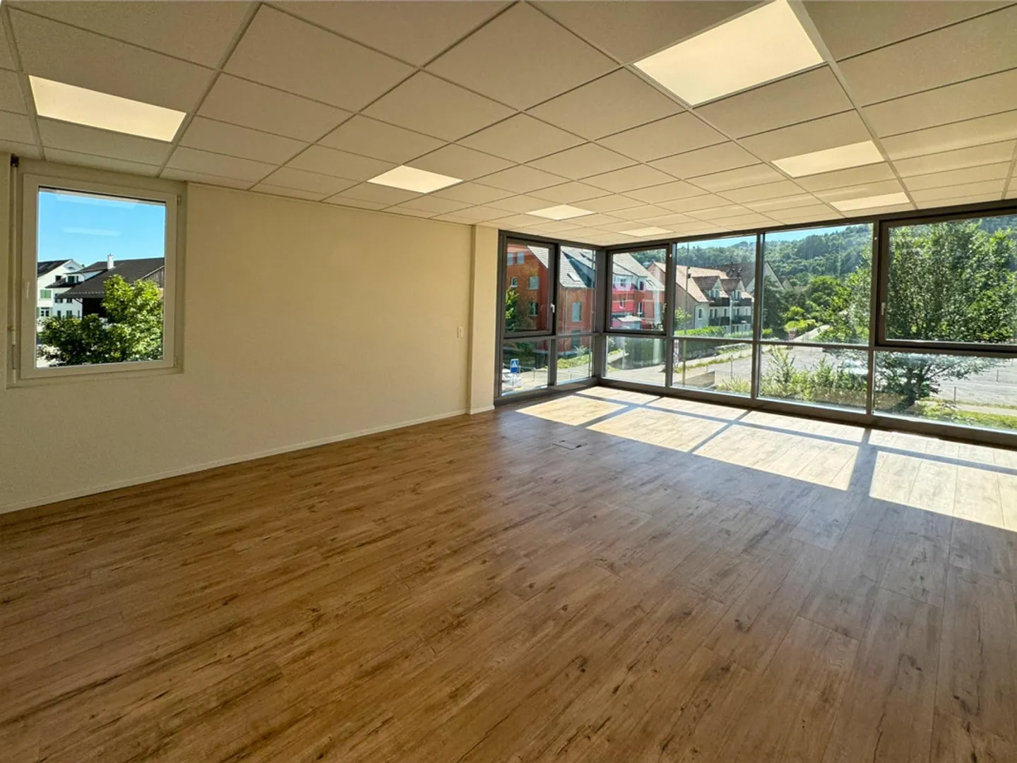 Geräumige Bürofläche in Urdorf - Foto 1 von 11