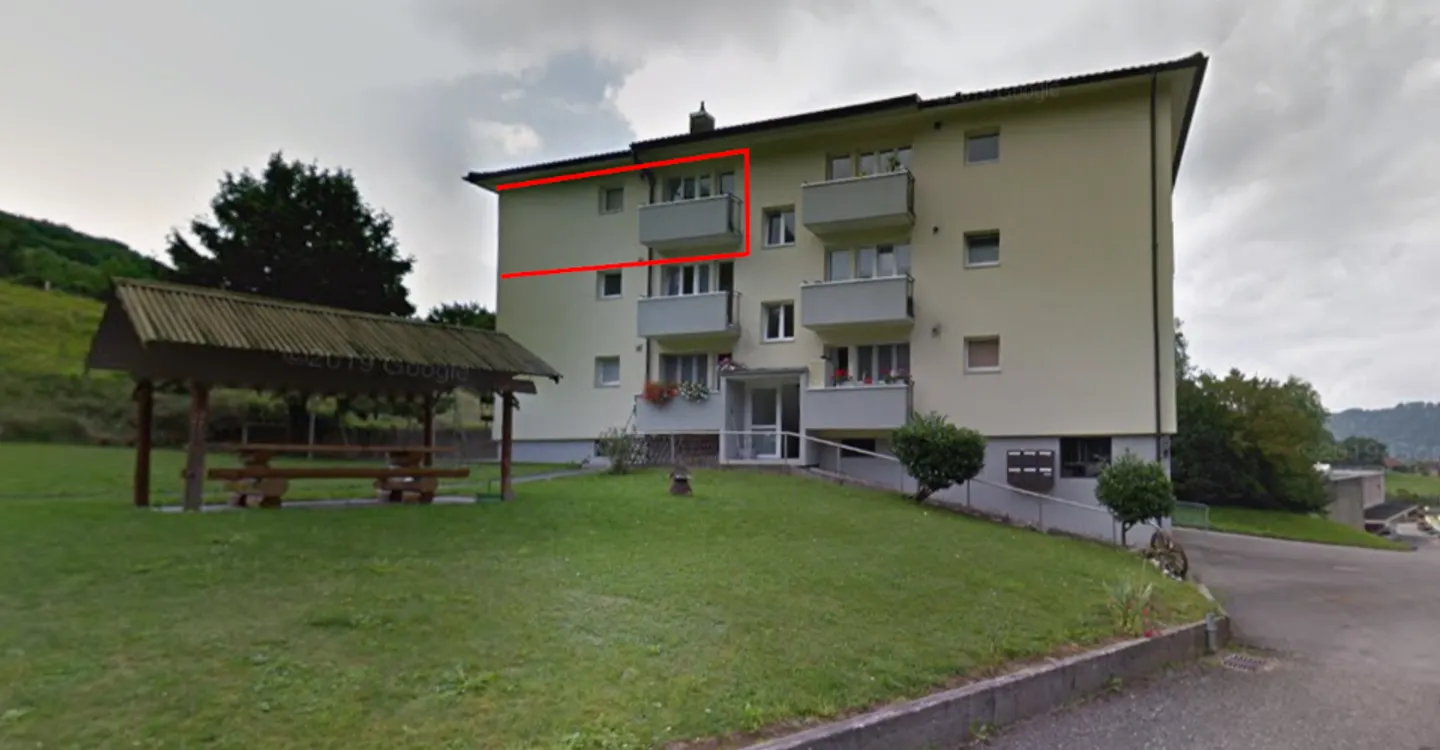 "Appartement 4,5 pièces rénové avec 2 balcons et un grand jardin commun - Foto 3 von 6
