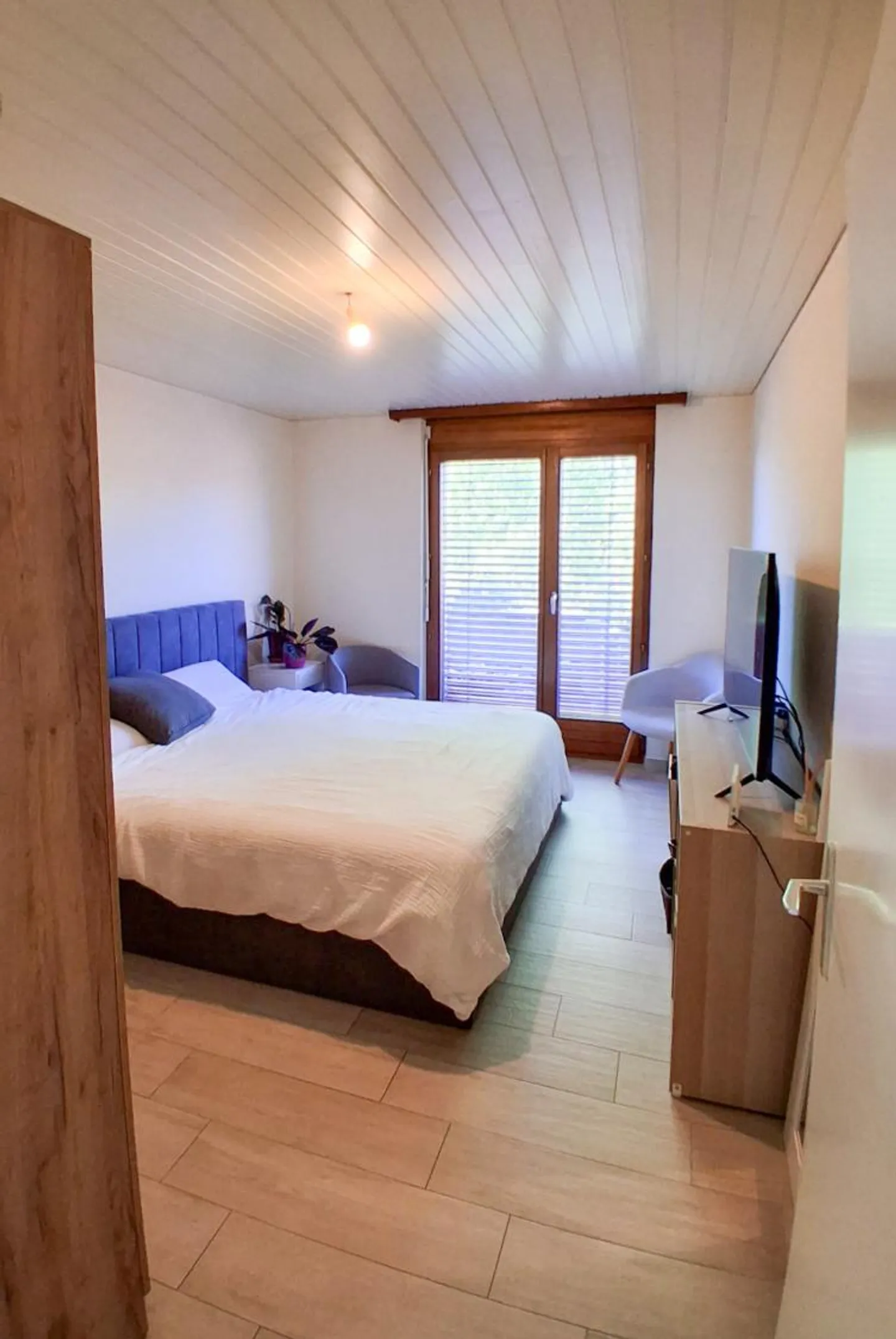 Top Floor 3.5 Rooms - Photo 2 of 11