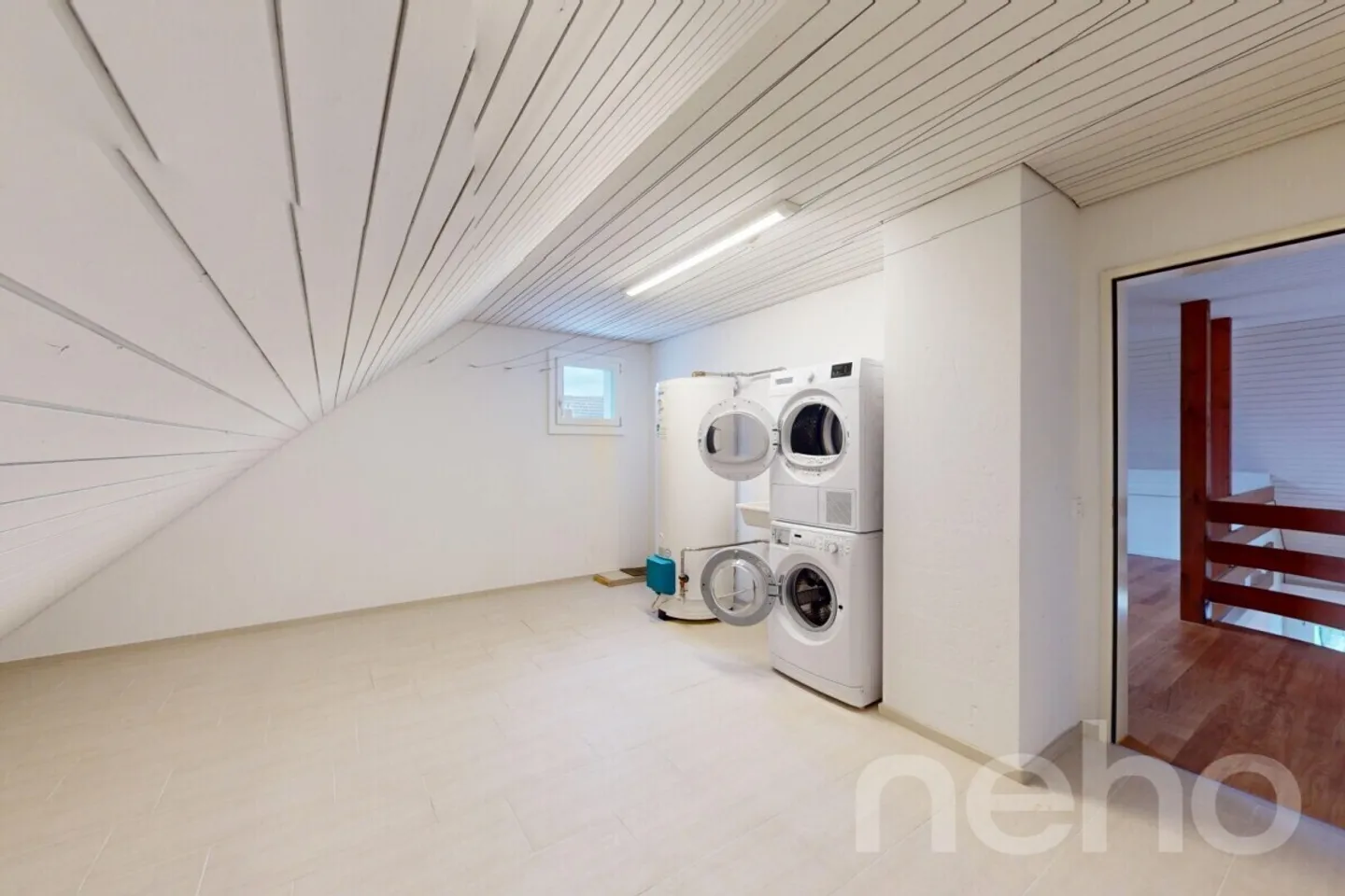 Luminoso appartamento duplex con molto fascino - Foto 10 di 11