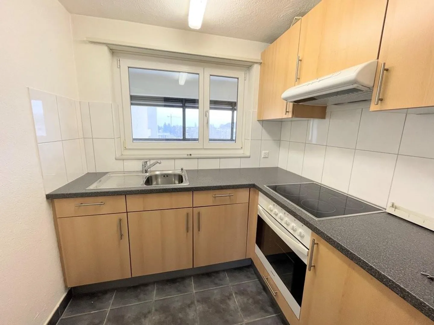 Appartamento luminoso e ben curato con balcone! - Foto 3 di 10