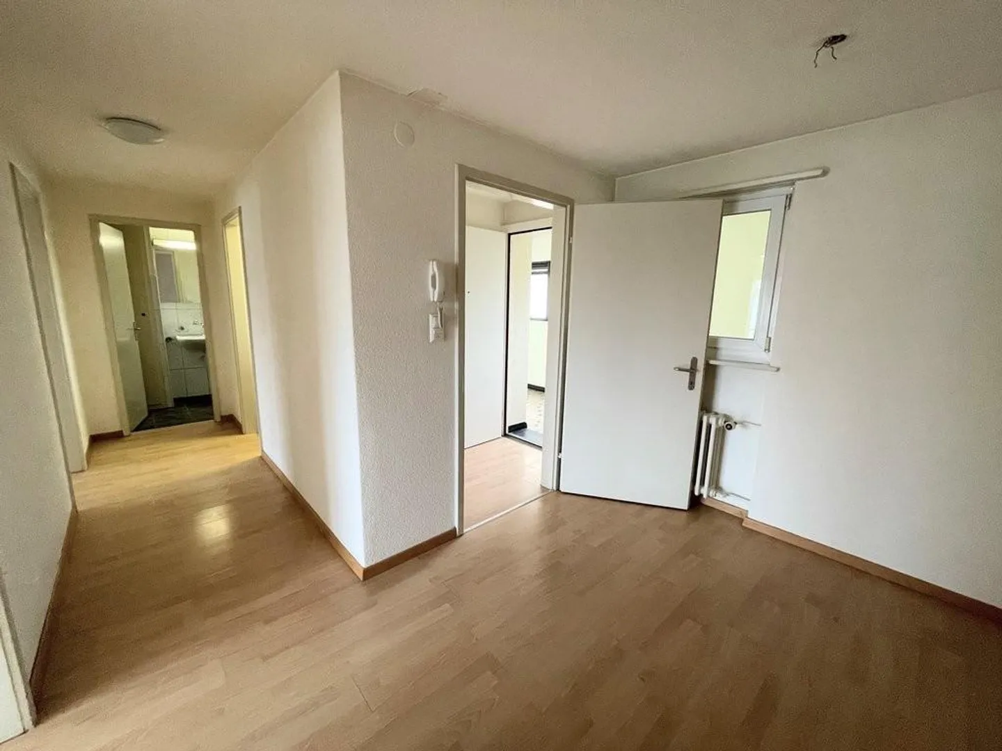 Appartamento luminoso e ben curato con balcone! - Foto 7 di 10