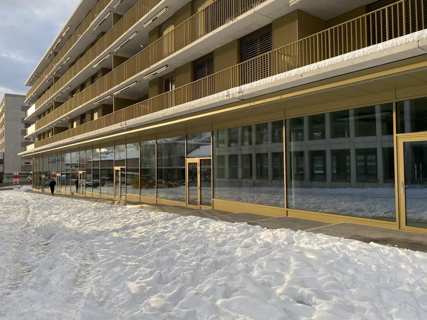 SENSATIONAL 3 MONTHS RENT FREE New Commercial Property in Sion - Photo 5 of 11