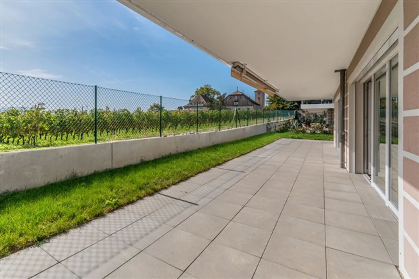 Nouvel appartement au cœur des vignobles, terrasse et jardin avec vue - Photo 10 sur 10