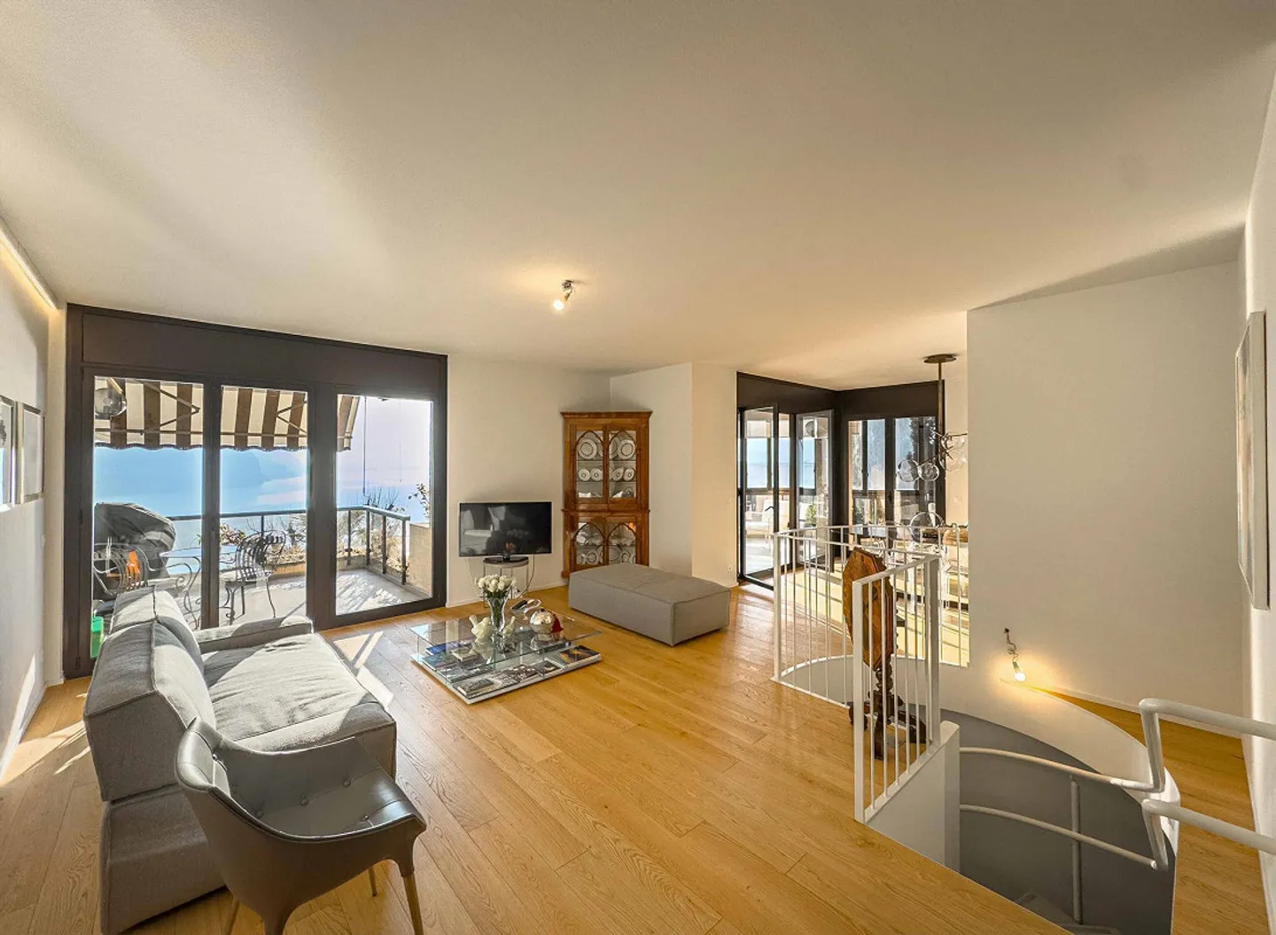 5,5-Zimmer-Duplex mit Seeblick in Castagnola - Foto 1 von 11