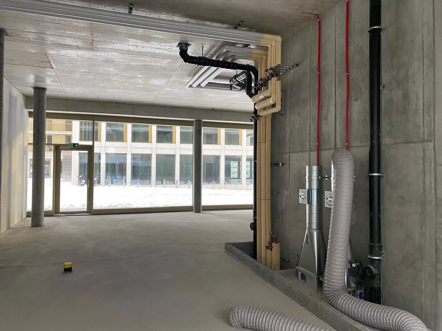 SENSATIONAL 3 MONTHS RENT FREE New Commercial Property in Sion - Photo 6 of 11