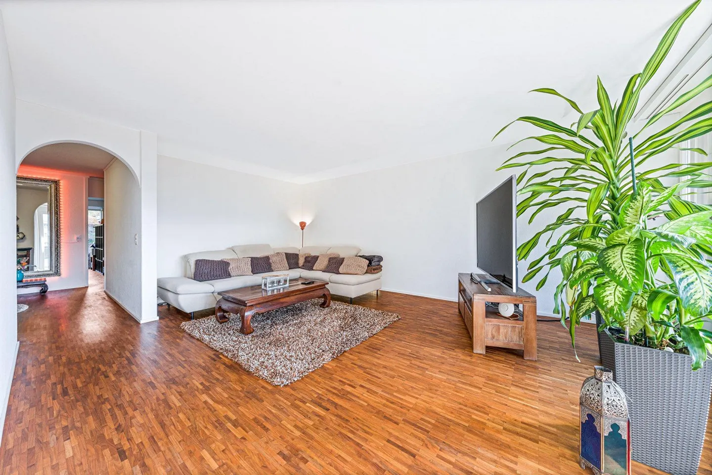 Grosszügige Wohnung mit modernem Ausbau - Foto 2 von 11