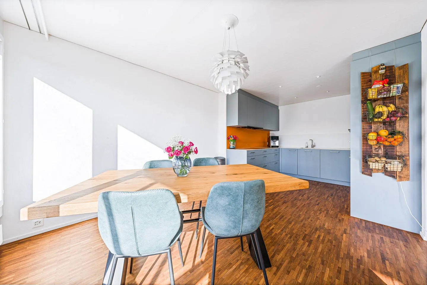 Grosszügige Wohnung mit modernem Ausbau - Foto 4 von 11