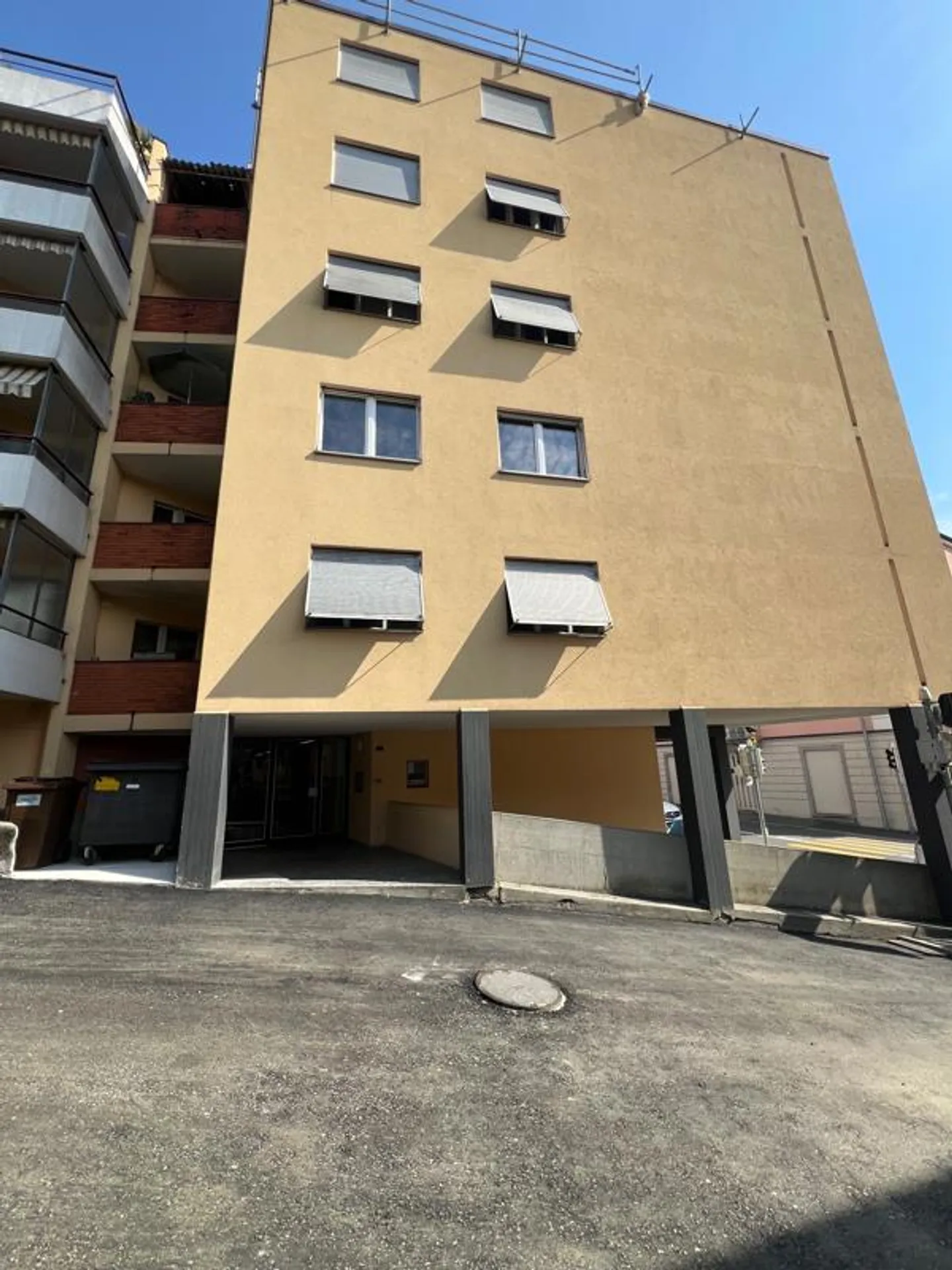 Beautiful 4.5 room apartment in Muralto also as a second residence - Photo 10 of 10