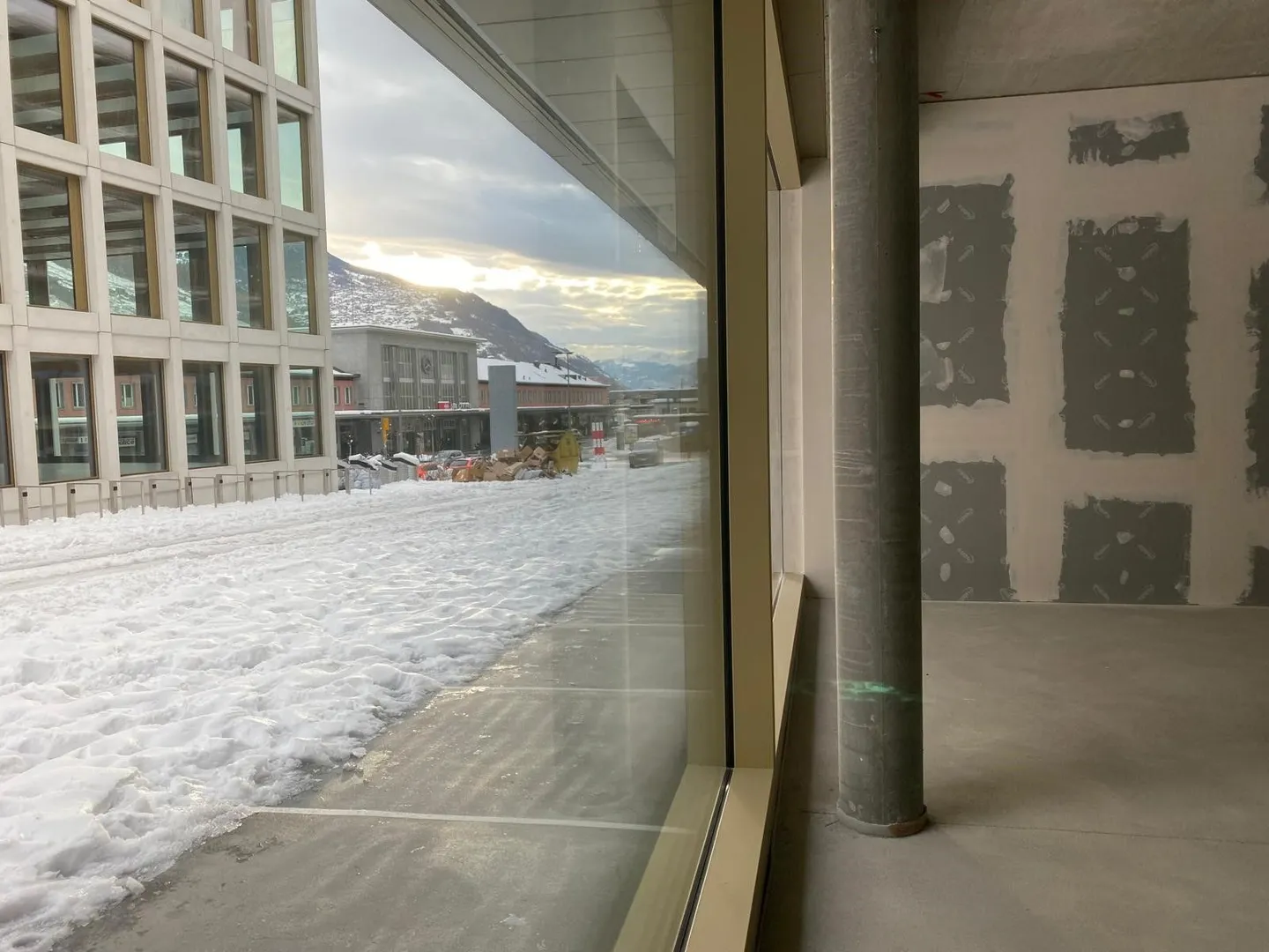 SENSATIONAL 3 MONTHS RENT FREE New Commercial Property in Sion - Photo 8 of 11