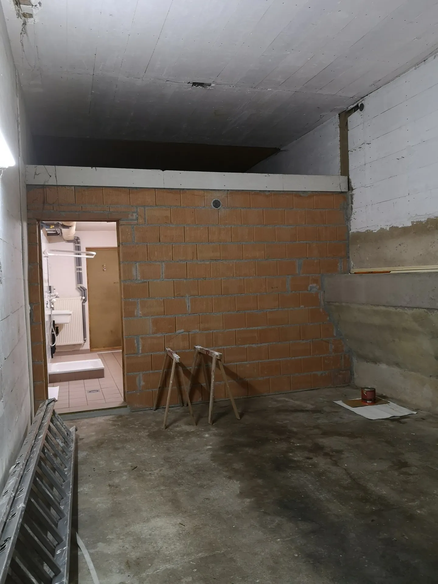 Spacieuse maison avec jardin, garage, grange / Geräumiges Haus mit Garten, Garage, Scheune - Photo 39 of 47