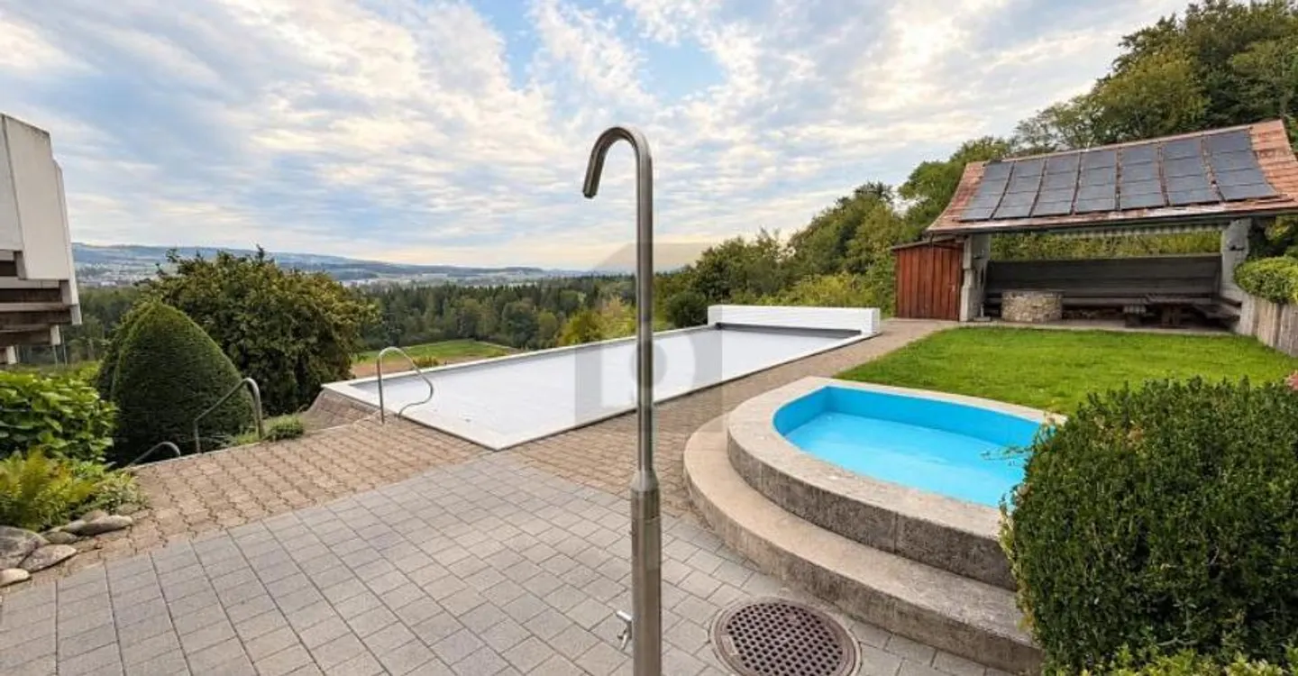 TERRASSENOASE - POOL UND TENNISPLATZ ZUR NUTZUNG! - Foto 4 di 5